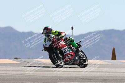 media/Oct-13-2025-Moto Forza (Mon) [[a66d839500]]/3-B Group/Session 4 (Turn 9)/